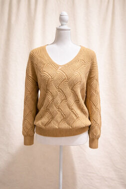 Moon and Madison Mustard Sweater Size S  Cozy  Minimalist Timeless Capsule Style